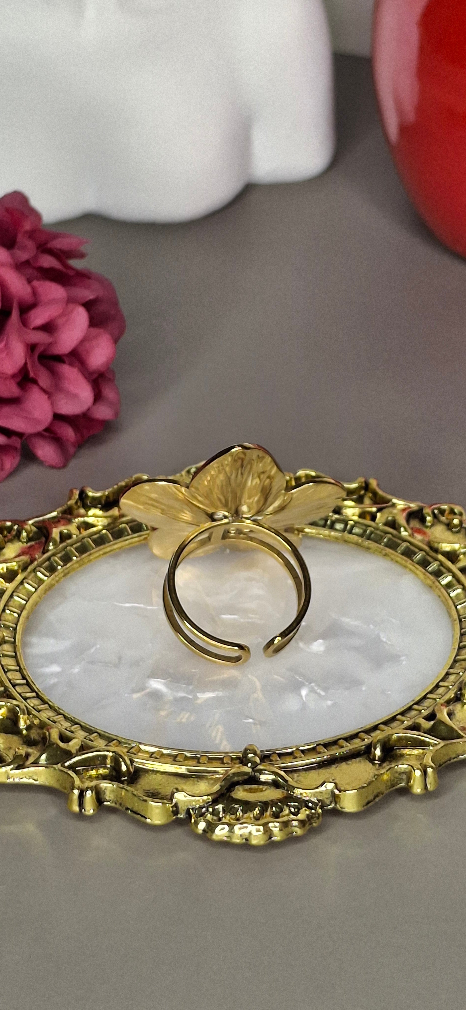 Anillo flor grande